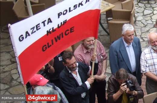 gazeta-polska-klub Klub Gazety Poskiej ze sztandarem na ubiegłorocznym spotkaniu z Jarosławem Kaczyńskim.