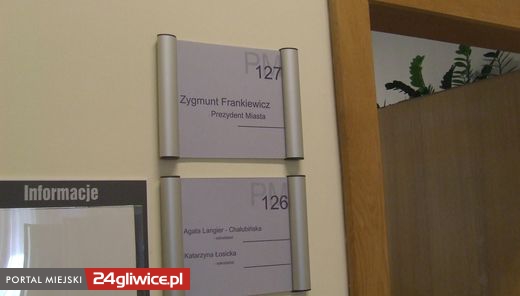 gabinet_prezydenta Czy gabinet za tymi drzwiami wkrótce będzie należał do innej osoby? Zygmunt Frankiewicz jest prezydentem już 17 lat.