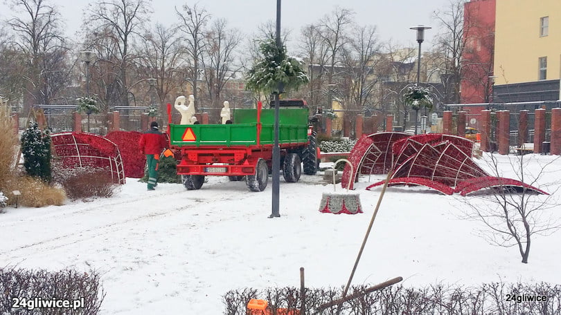 1-bombka-skwer-doncaster