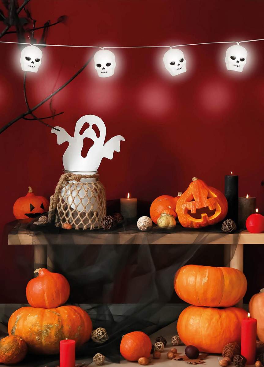 Świecąca dekoracja hallowenowa GIRLANDA CZASZKA
